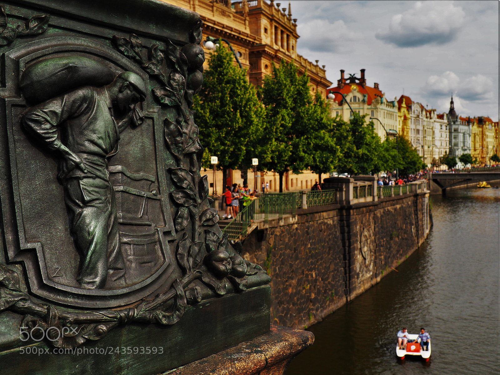 Olympus OM-D E-M10 II sample photo. Prague, summer 2017 photography