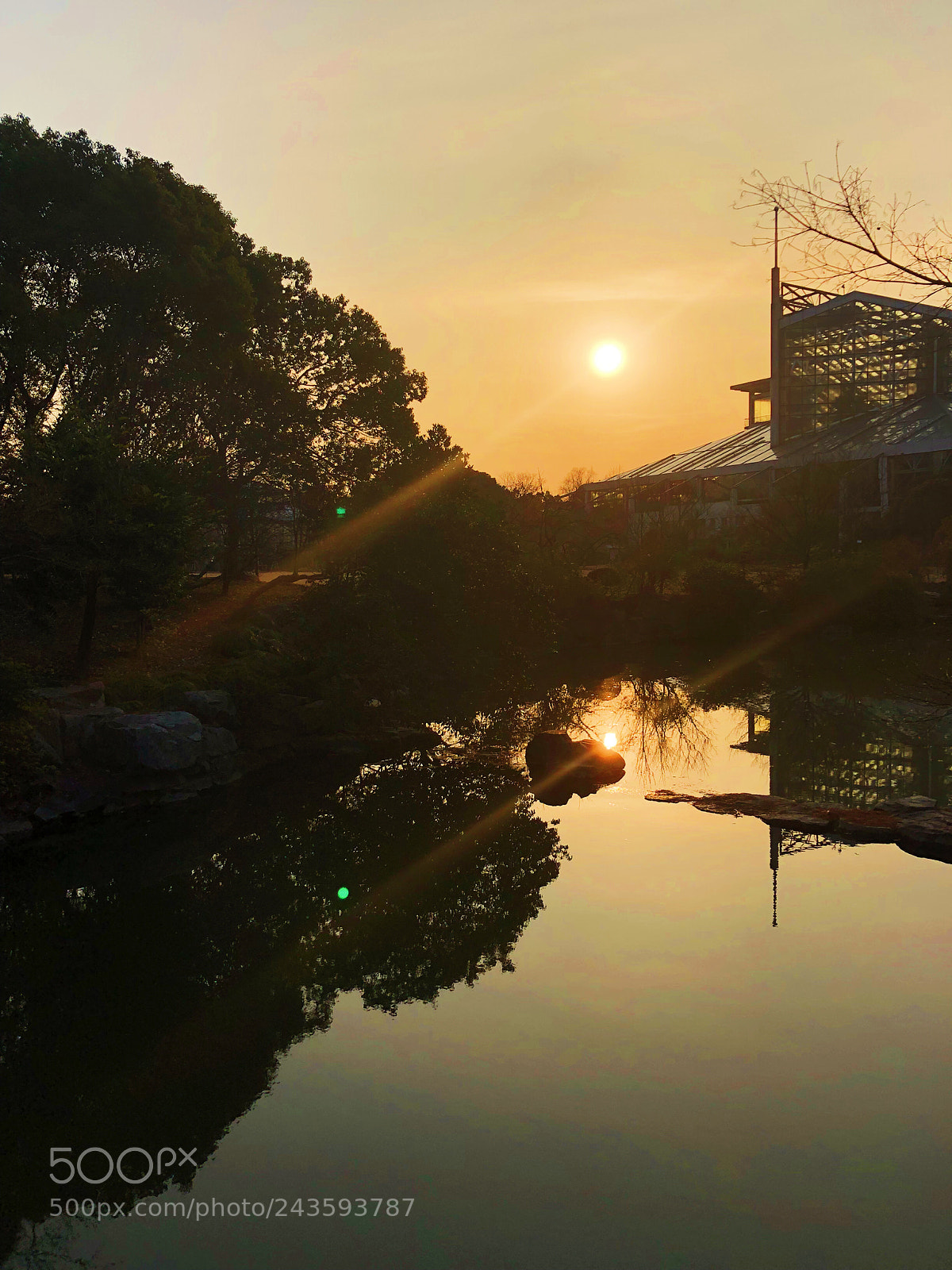 Apple iPhone X sample photo. 双辉映照 photography