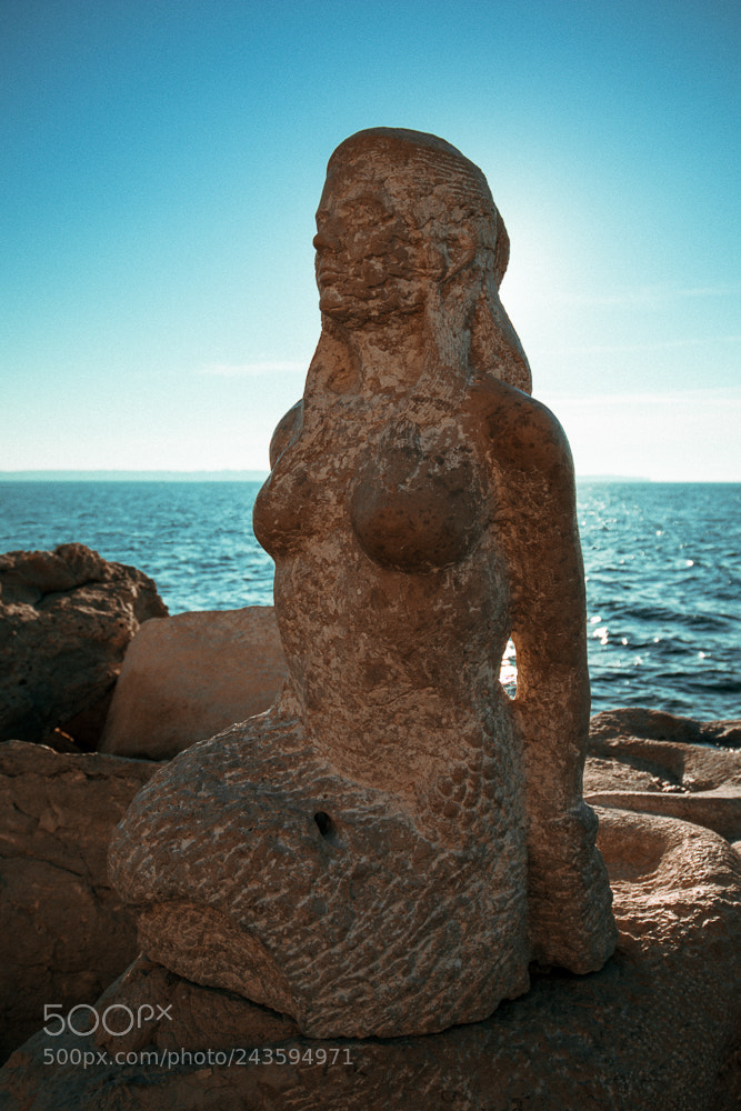 Canon EOS M5 sample photo. Mermaid sculpture photography
