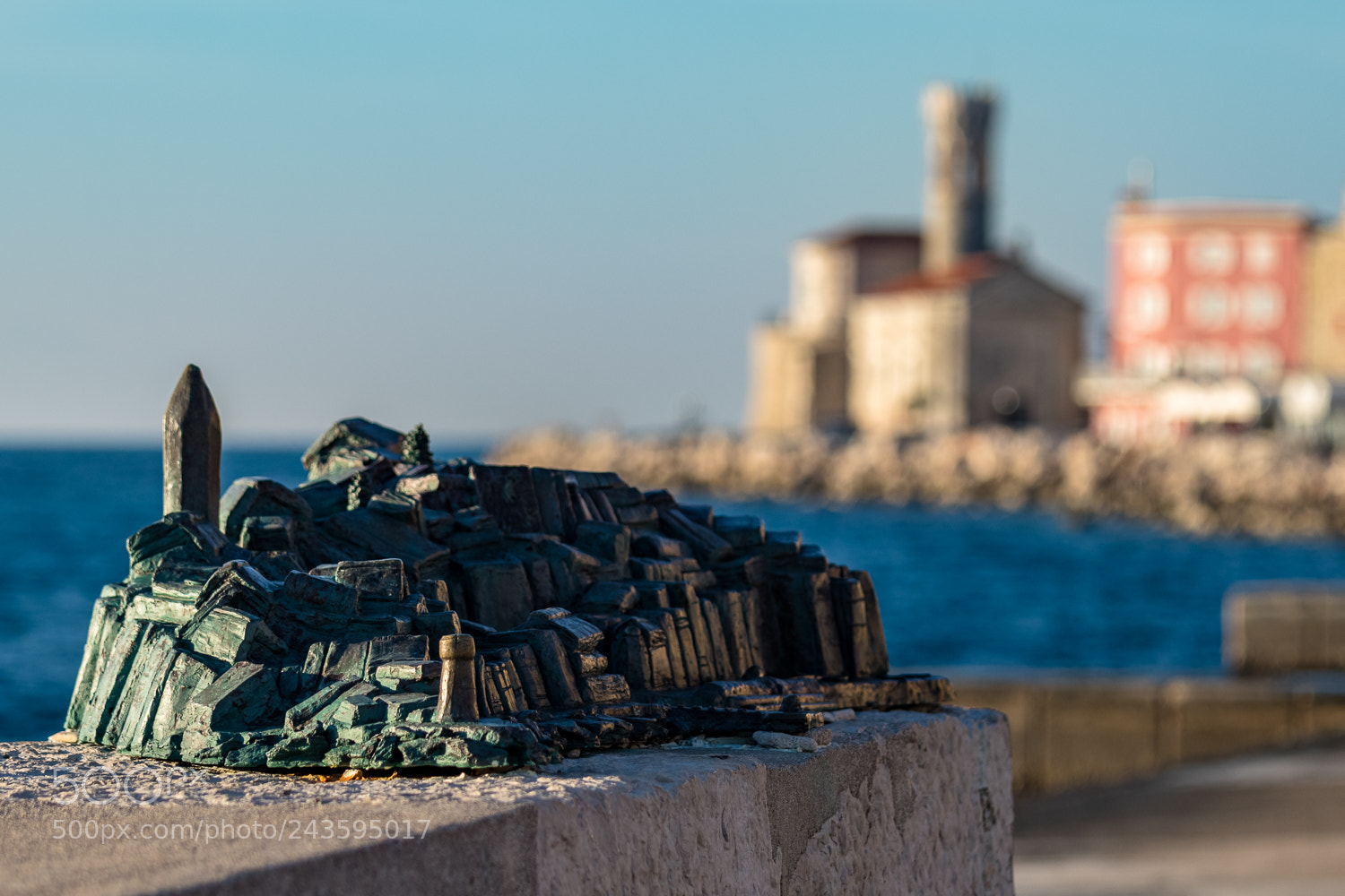Canon EOS M5 sample photo. Sculpture of piran photography
