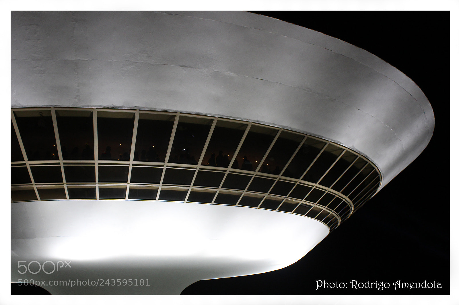 Canon EOS 600D (Rebel EOS T3i / EOS Kiss X5) sample photo. Nice curves photography