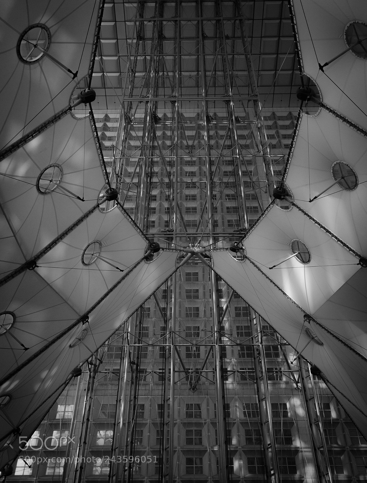 Canon EOS 700D (EOS Rebel T5i / EOS Kiss X7i) sample photo. La defense photography