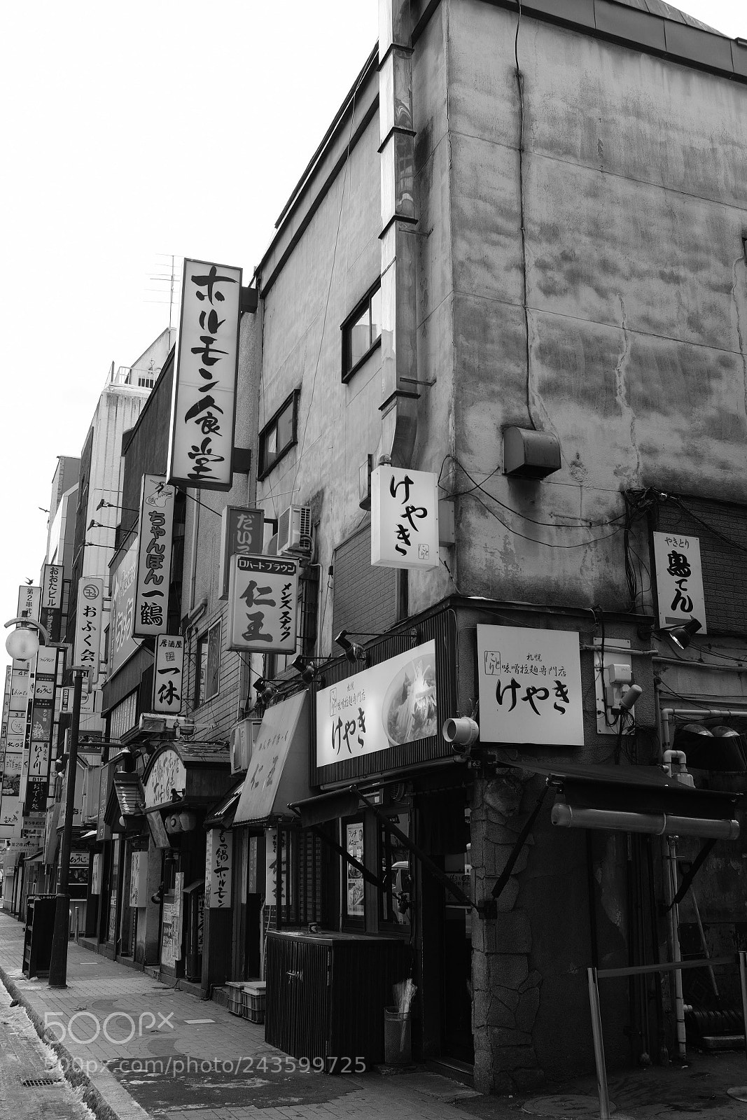 Fujifilm X100F sample photo. Susukino photography