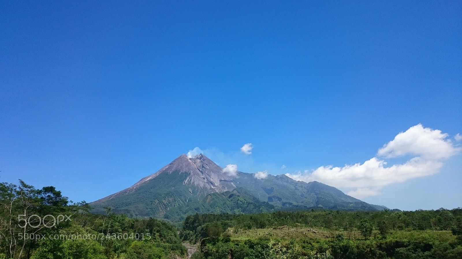 Sony Xperia Z2 sample photo. Merapi mountain photography