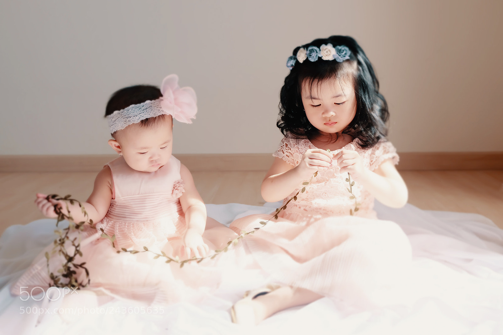 Fujifilm X-T10 sample photo. Two princesses photography