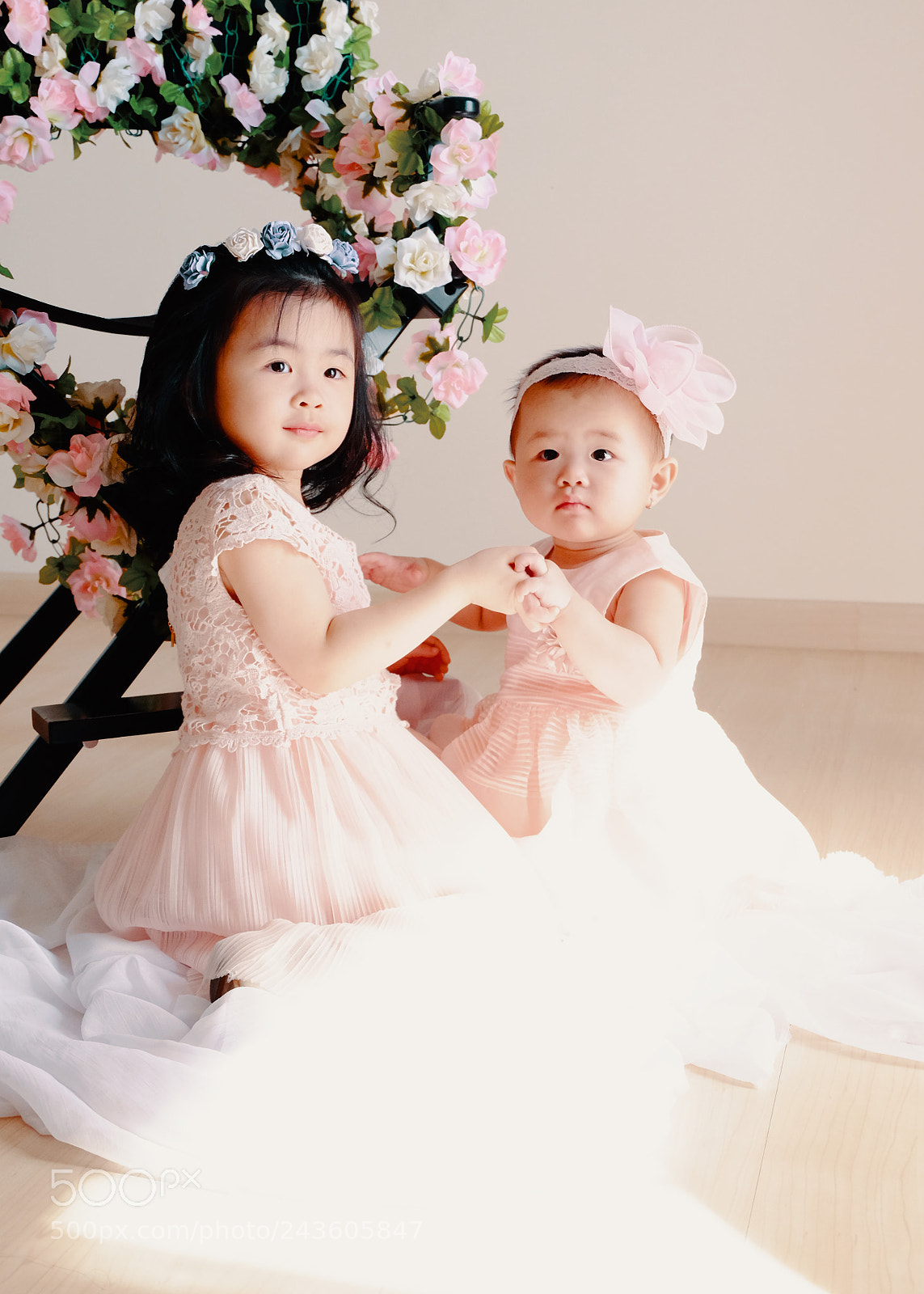 Fujifilm X-T10 sample photo. Two princesses photography