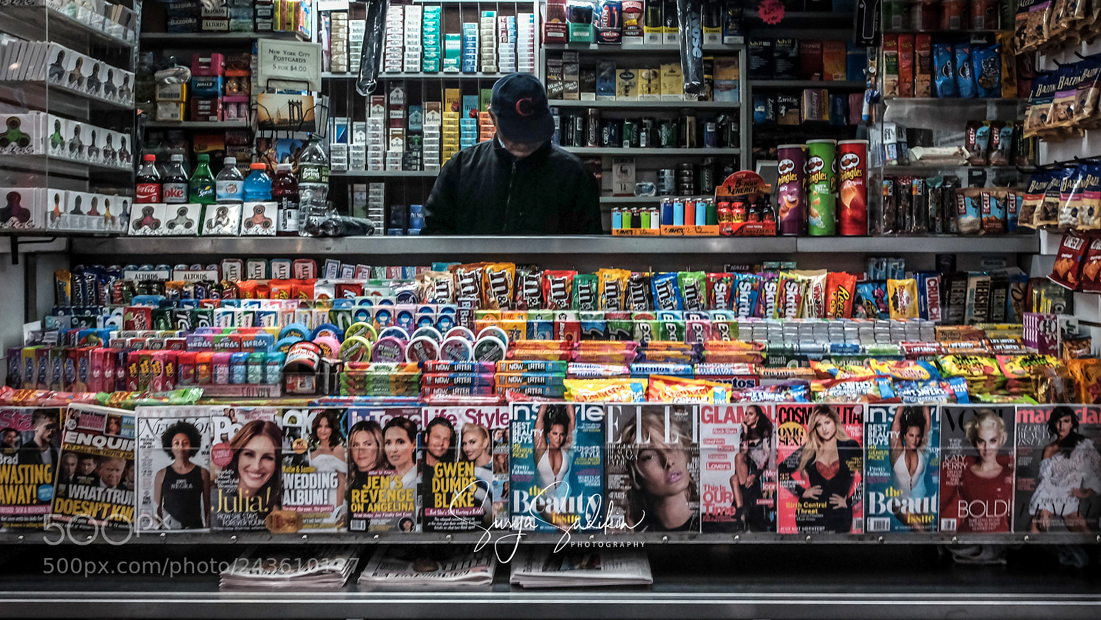 Fujifilm X70 sample photo. Magazine stall - new photography