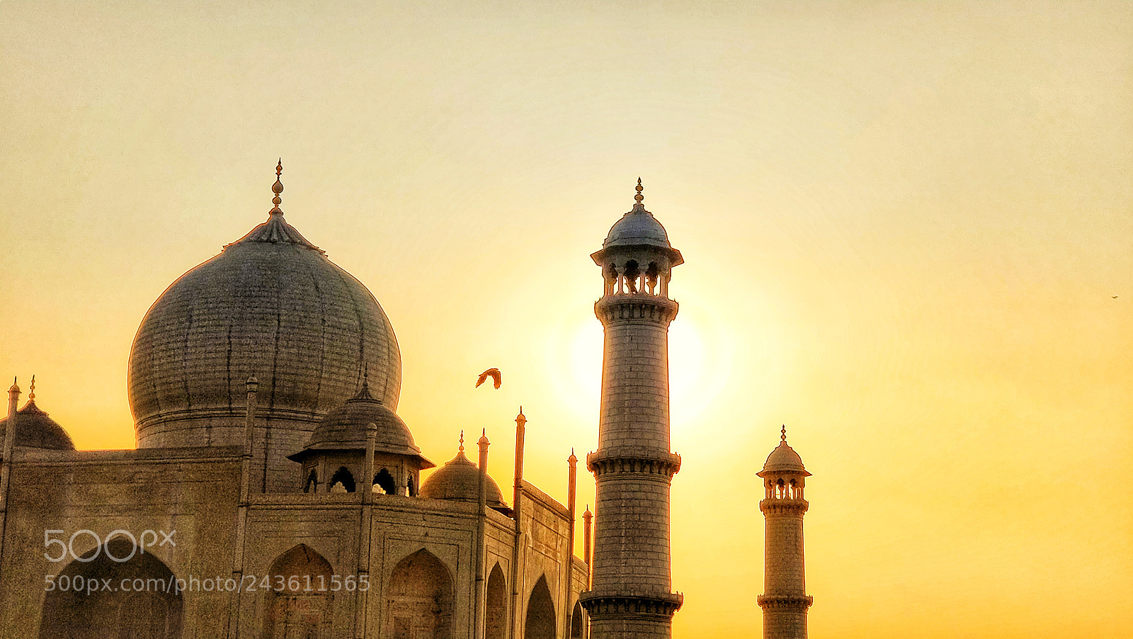 OnePlus 5 sample photo. The taj and its photography