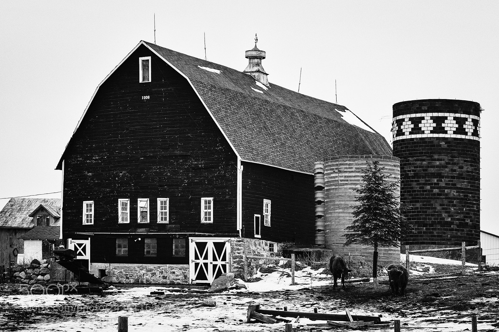 Pentax K-30 sample photo. Old grain barn, 1908 photography