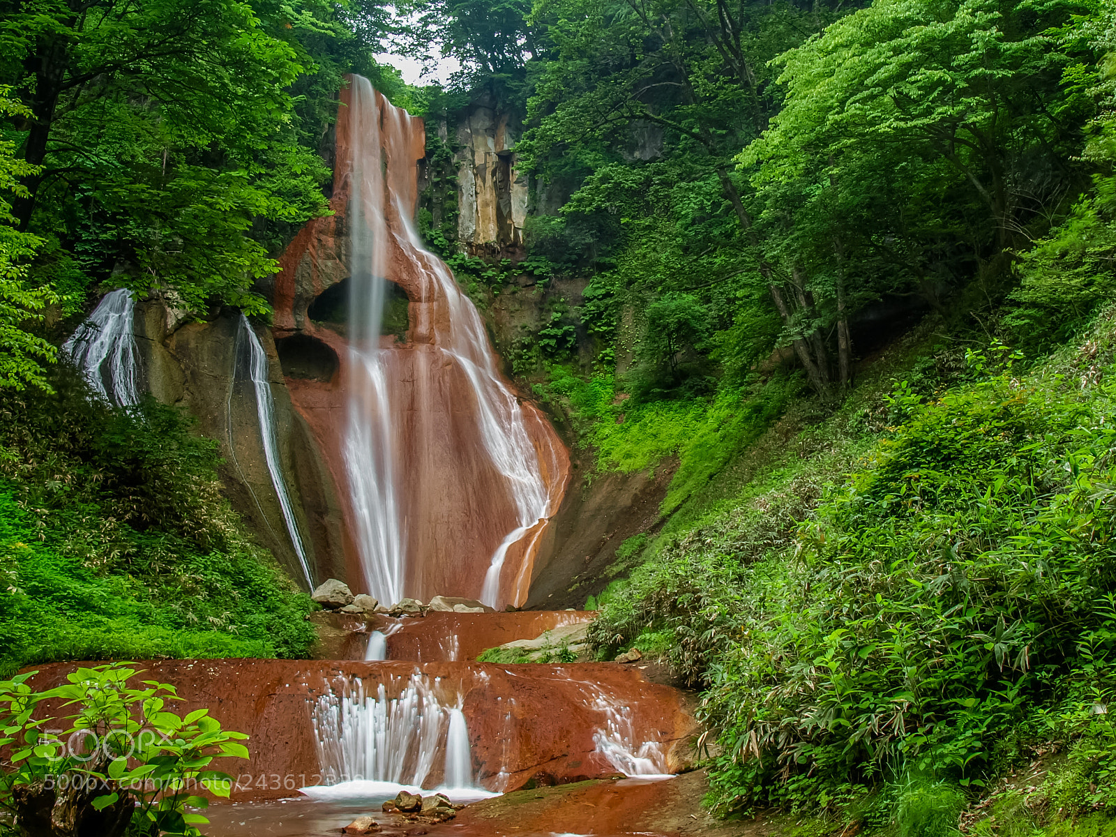 Olympus E-510 (EVOLT E-510) sample photo. Red falls in kusatsu photography