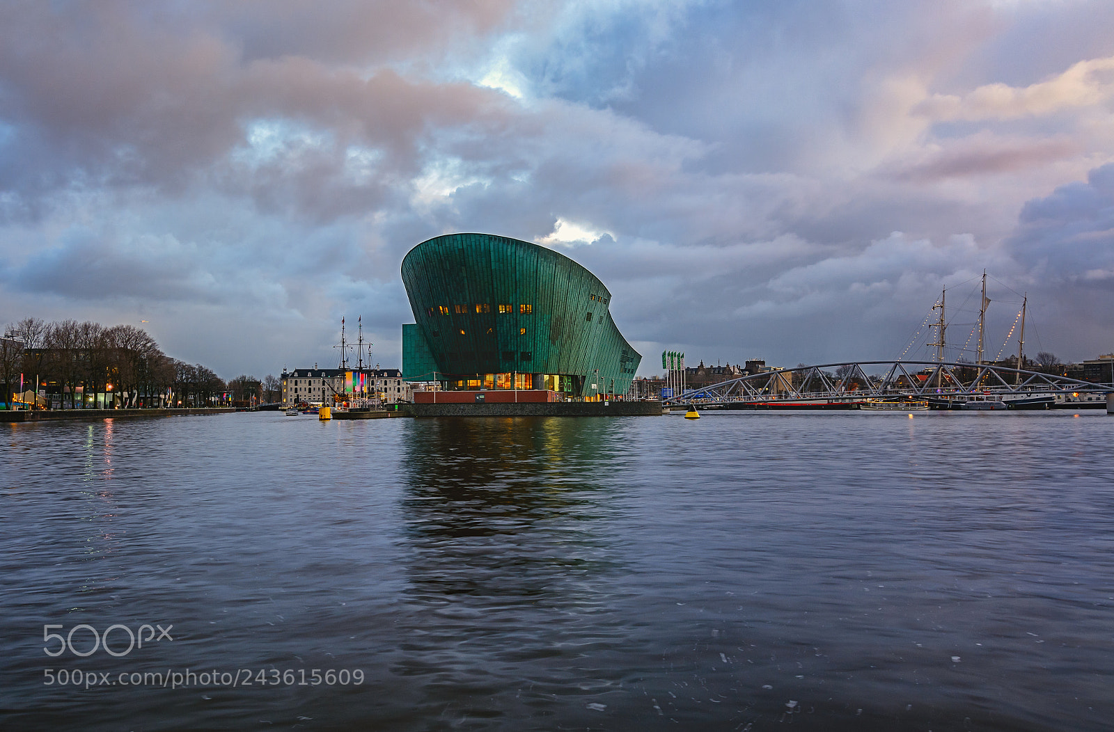 Nikon D7100 sample photo. Nemo science museum photography