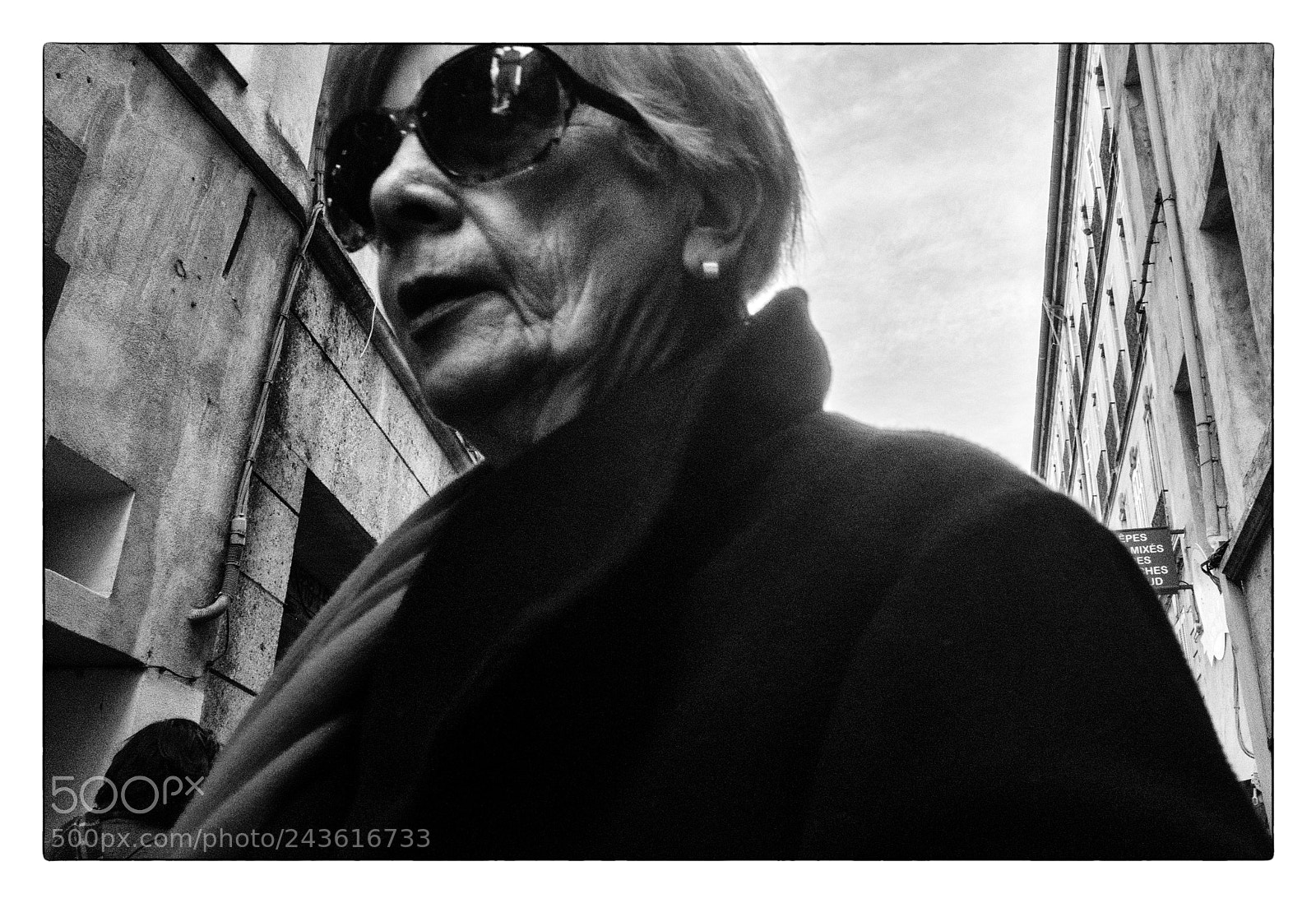 Fujifilm X100F sample photo. Street portrait photography