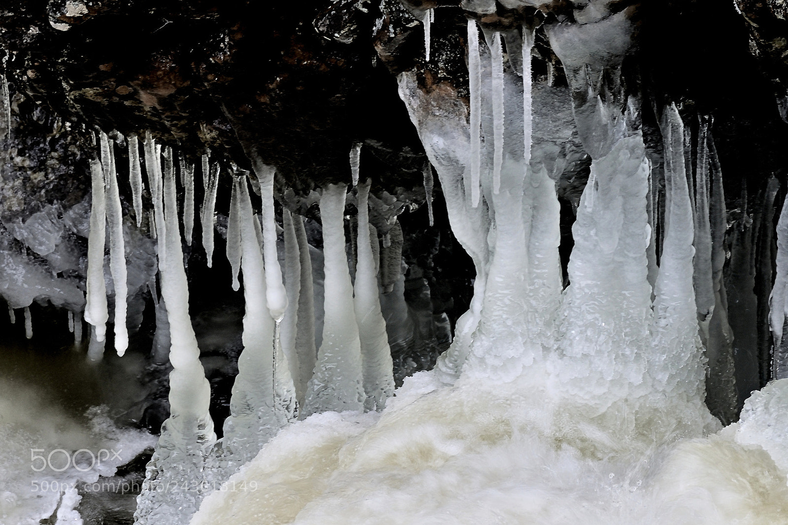 Nikon 1 J5 sample photo. Icicles and rock iv photography