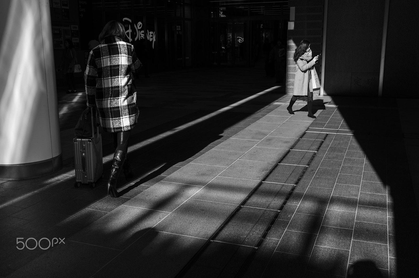 Leica M-Monochrom sample photo. Urban street snap photography