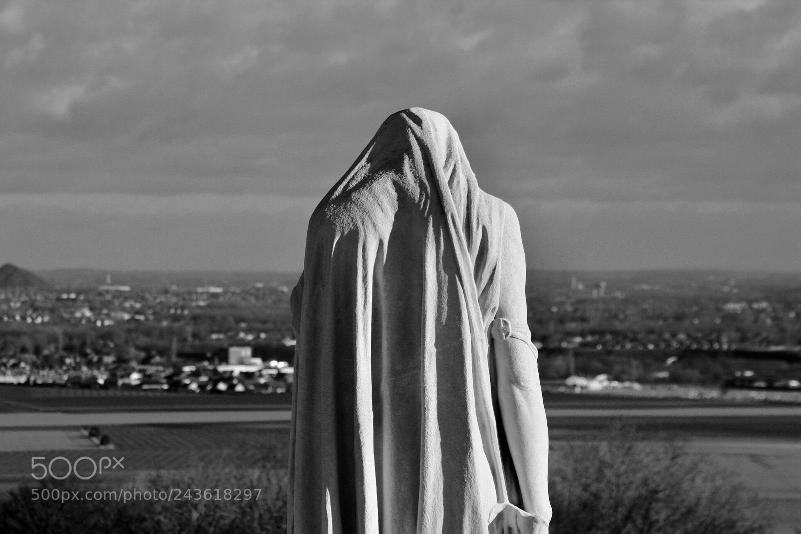 Canon EOS 1000D (EOS Digital Rebel XS / EOS Kiss F) sample photo. Statue photography