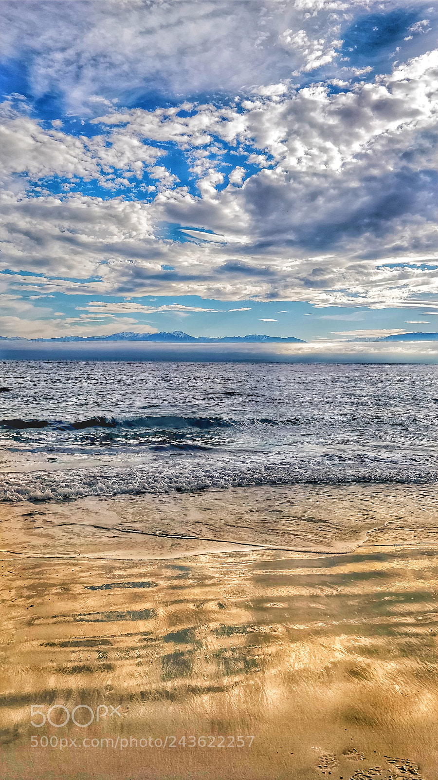 OnePlus 5 sample photo. Beach and mountain in photography