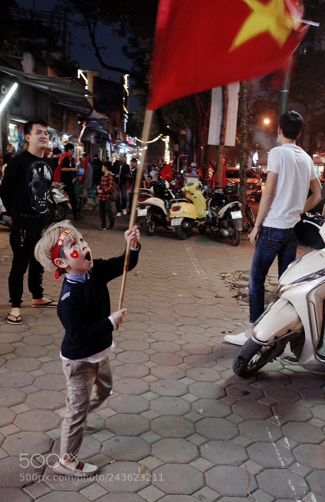 Ricoh GR II sample photo. Vietnam won qatar, advance photography