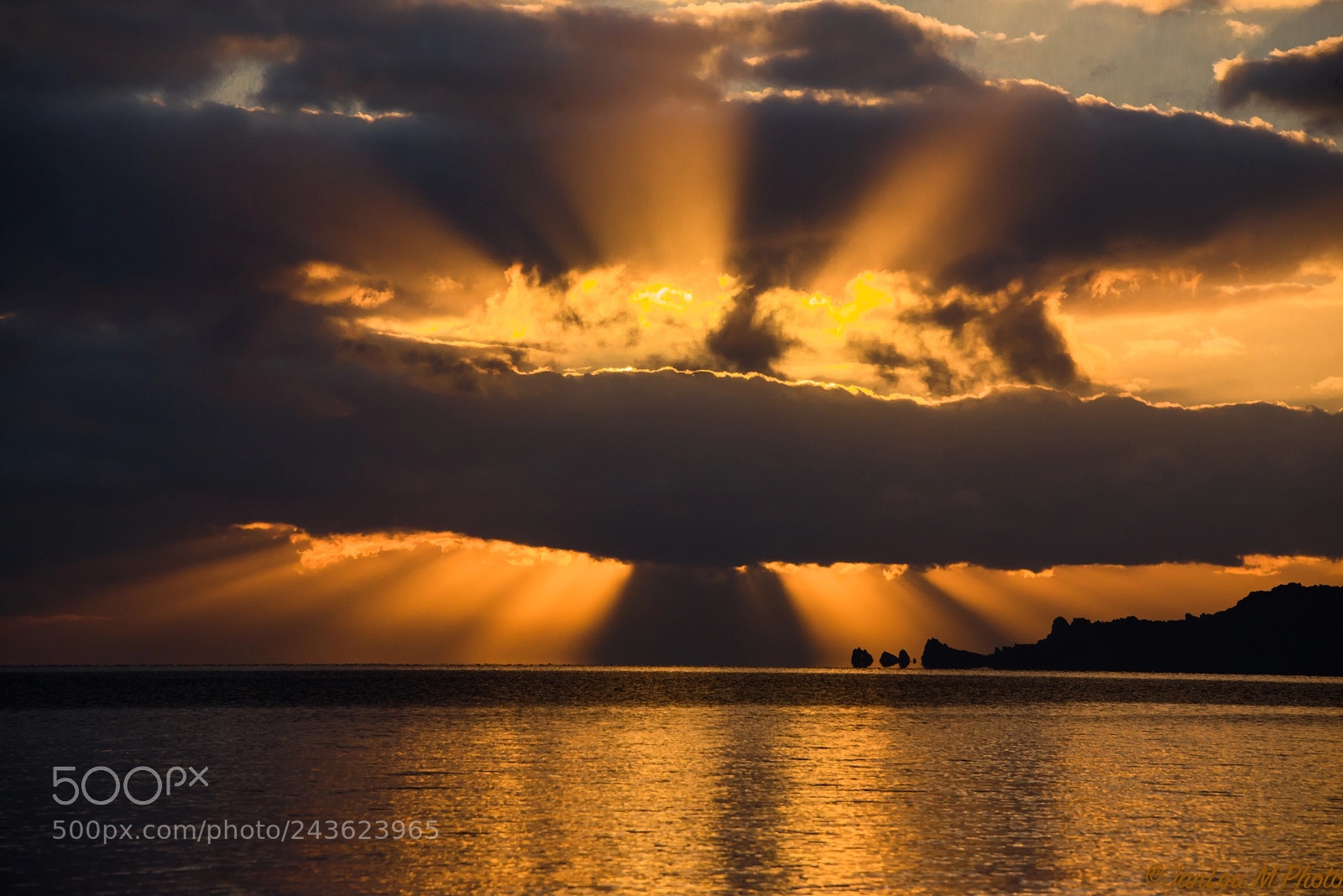 Nikon D610 sample photo. Sunrise over porquerolles island photography