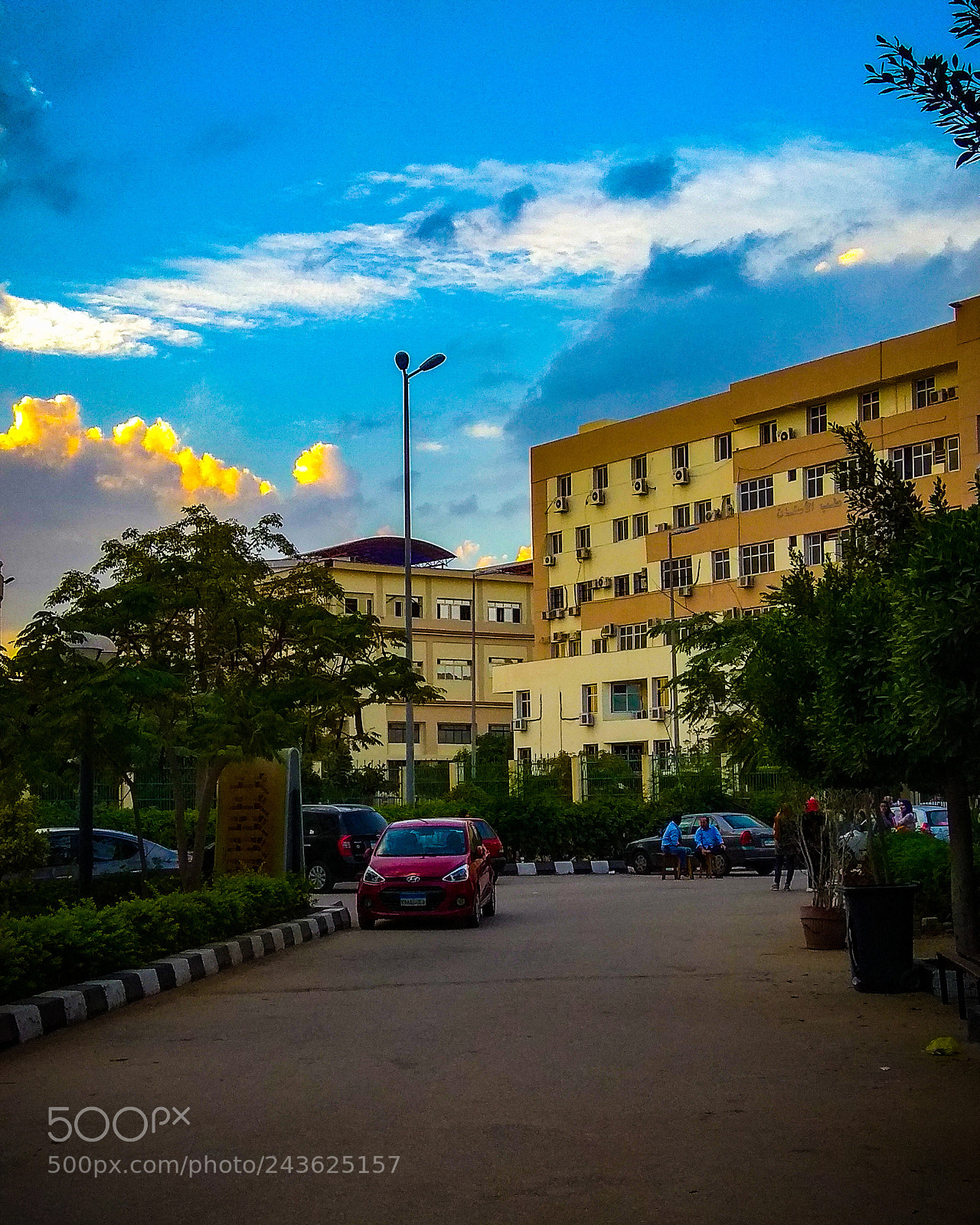 Xiaomi Redmi Note 4 sample photo. Walk away photography
