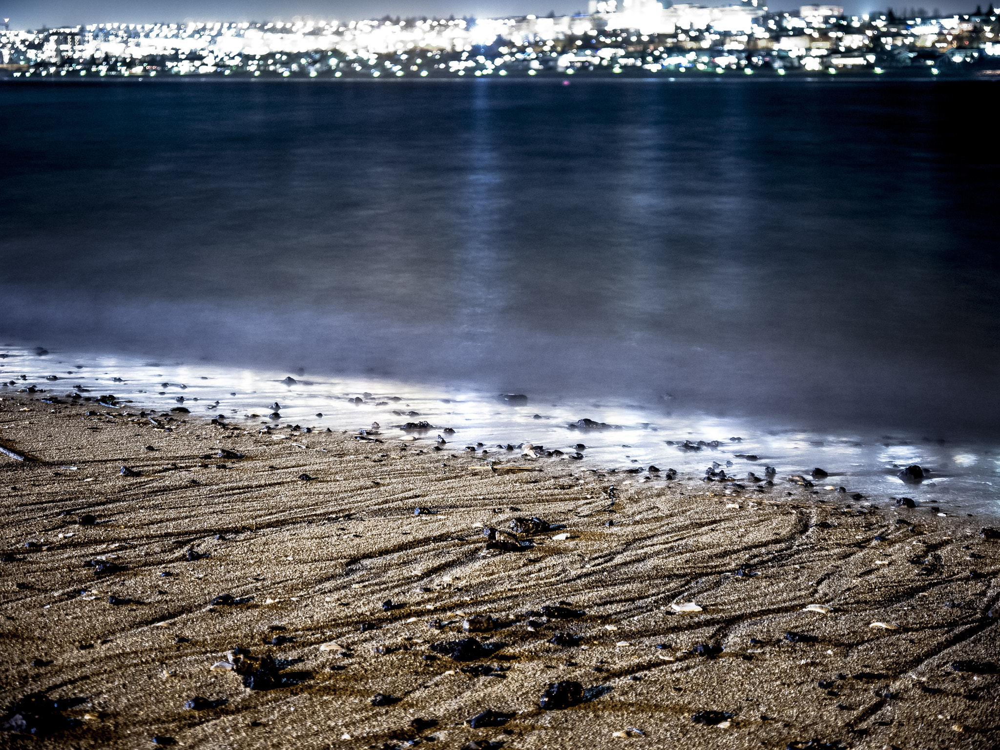 Panasonic Lumix DMC-GF2 sample photo. Beach by night photography