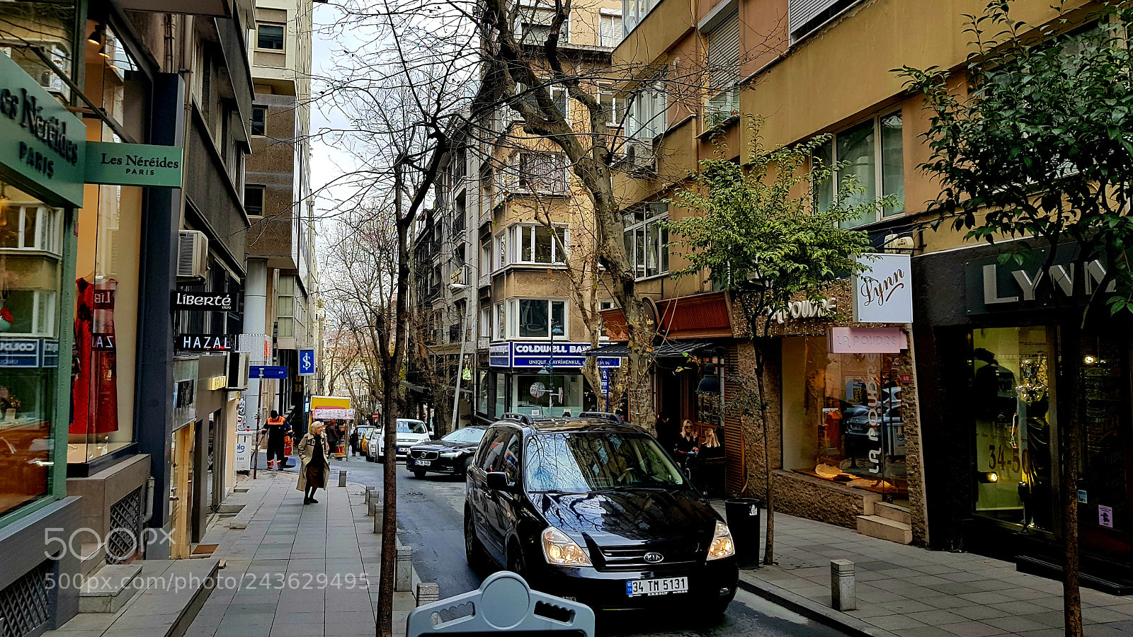Samsung Galaxy S8+ sample photo. A side street in photography