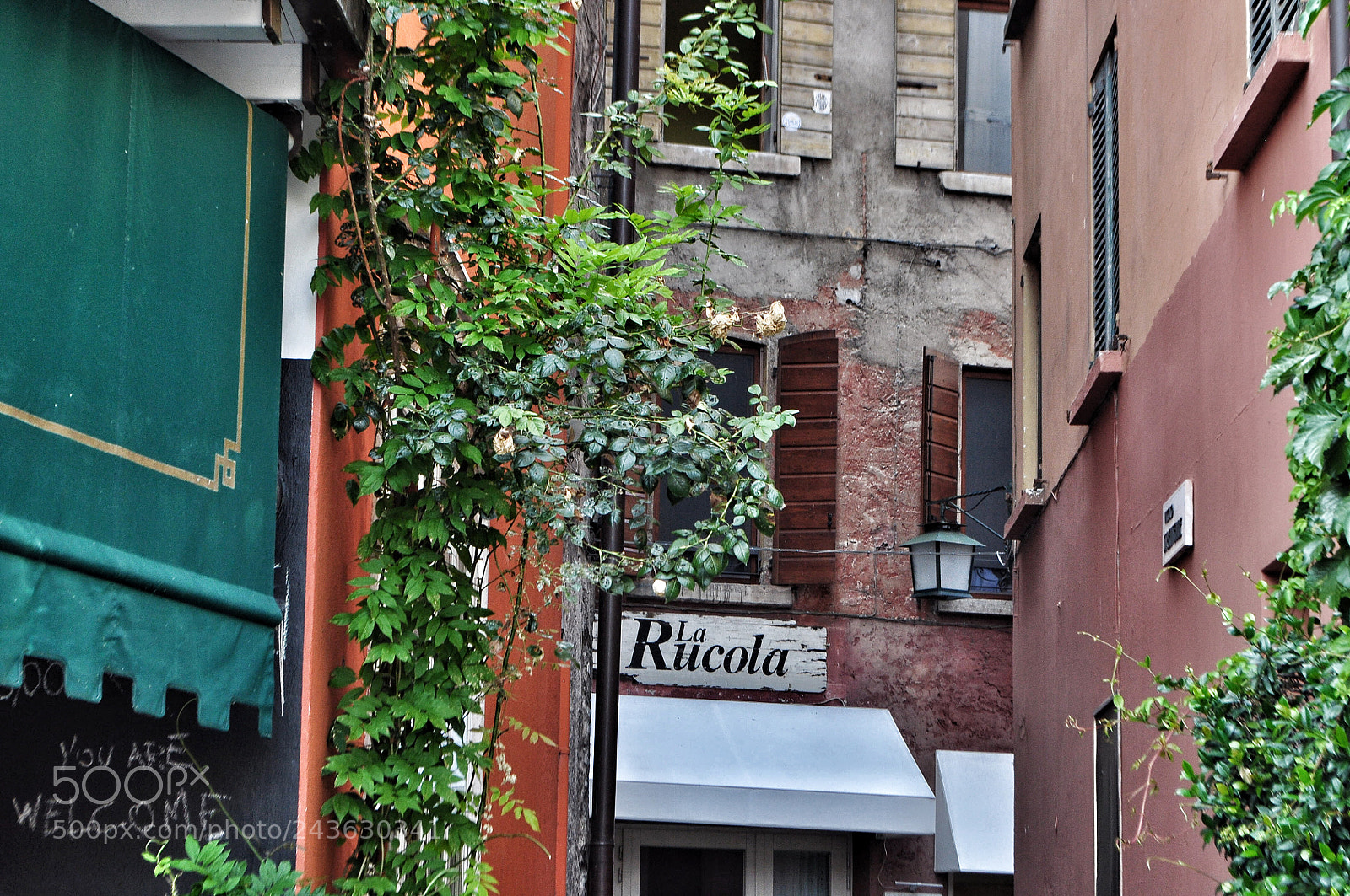 Nikon D5000 sample photo. Italian vacation photography