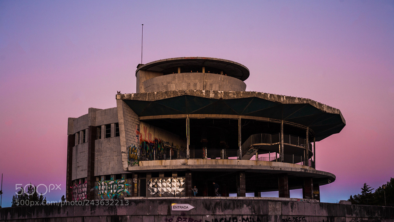 Canon EOS 5D sample photo. Abandoned!! panoramic monsanto restaurant photography