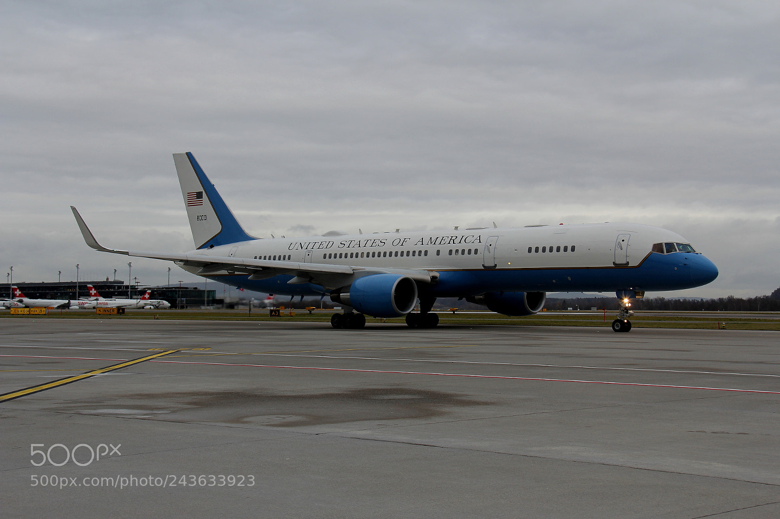 Canon EF-S 18-200mm F3.5-5.6 IS sample photo. Us air force boeing photography