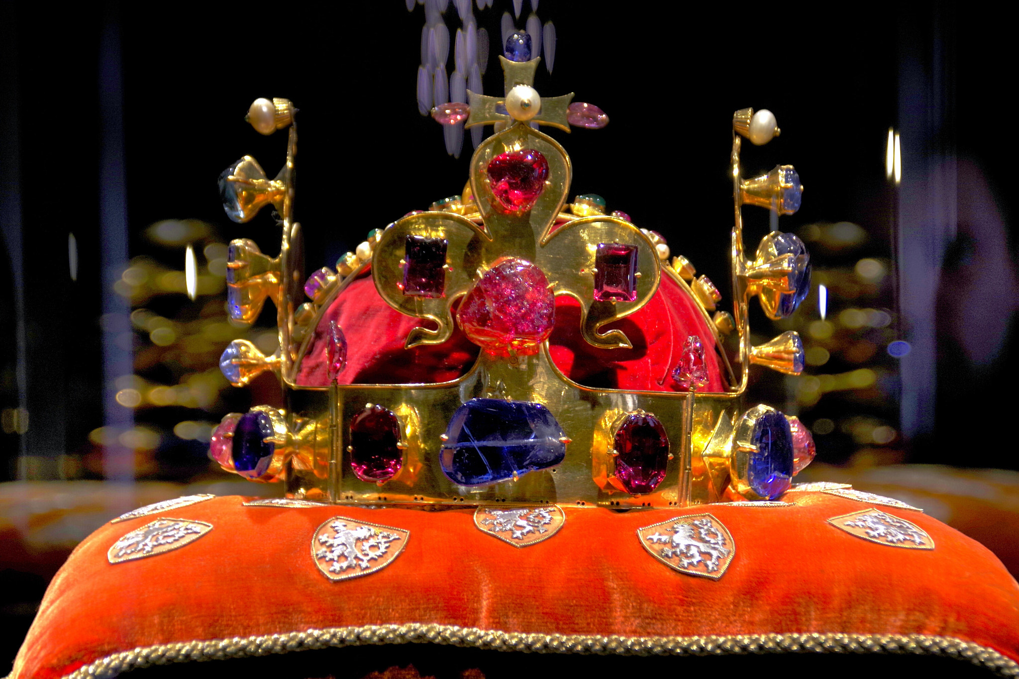 Pentax K-70 sample photo. Crown of st. wenceslas in 1344 - 45 photography