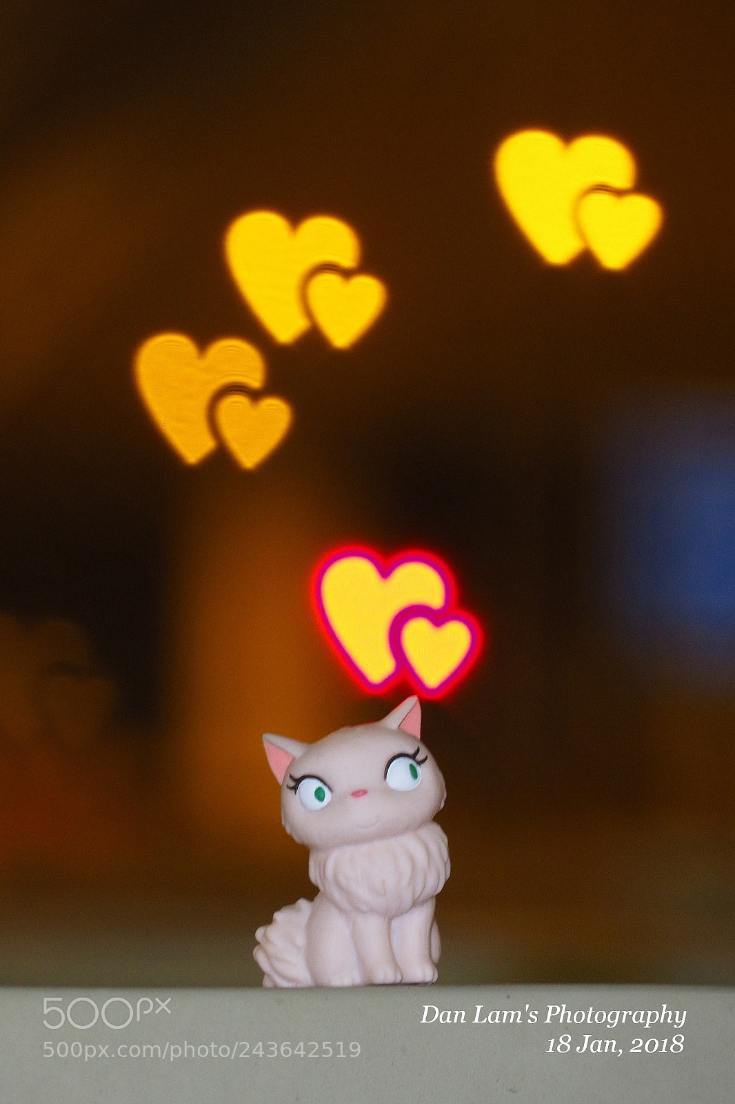 Olympus OM-D E-M1 Mark II sample photo. Waiting for love photography