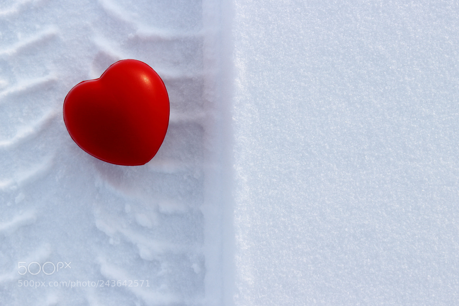 Canon EOS 100D (EOS Rebel SL1 / EOS Kiss X7) sample photo. Red heart on white photography