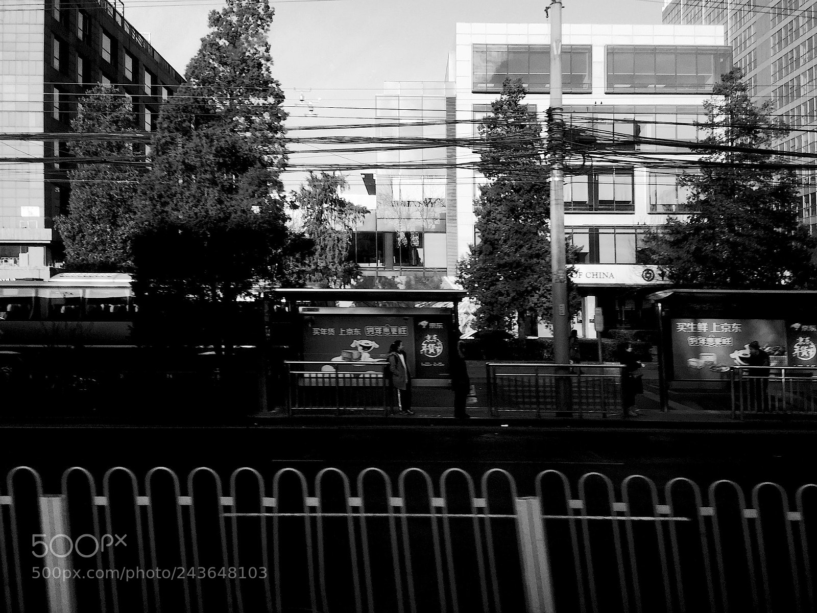 Apple iPhone 6 Plus sample photo. Bus stop photography