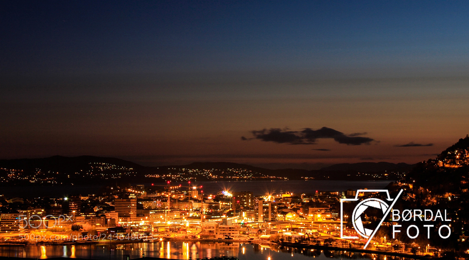 Canon EOS 550D (EOS Rebel T2i / EOS Kiss X4) sample photo. The city of bergen photography
