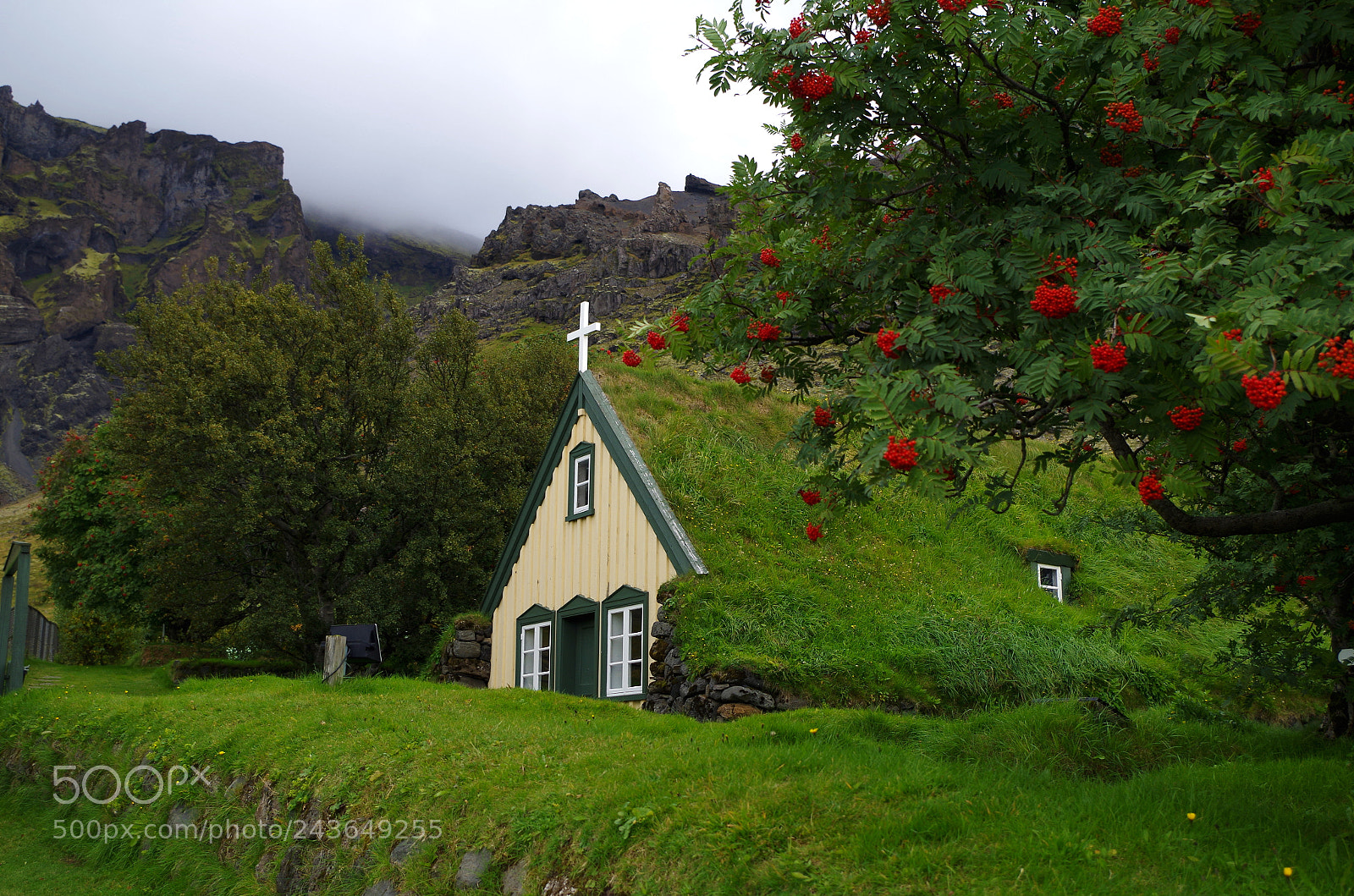 Pentax K-500 sample photo. Icelandic traditional turf church photography