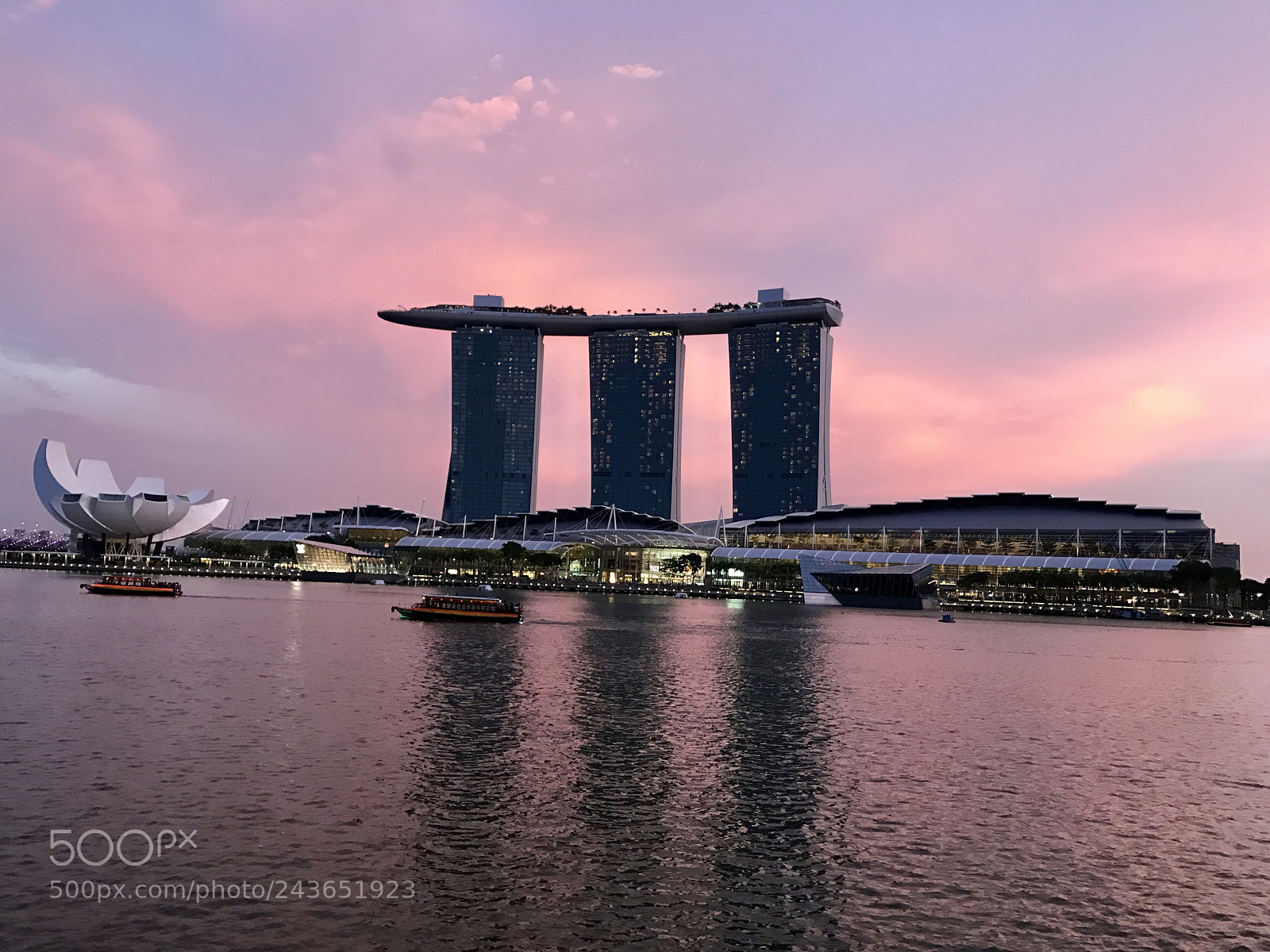 Apple iPhone 7 sample photo. Singapore marina bay sands photography