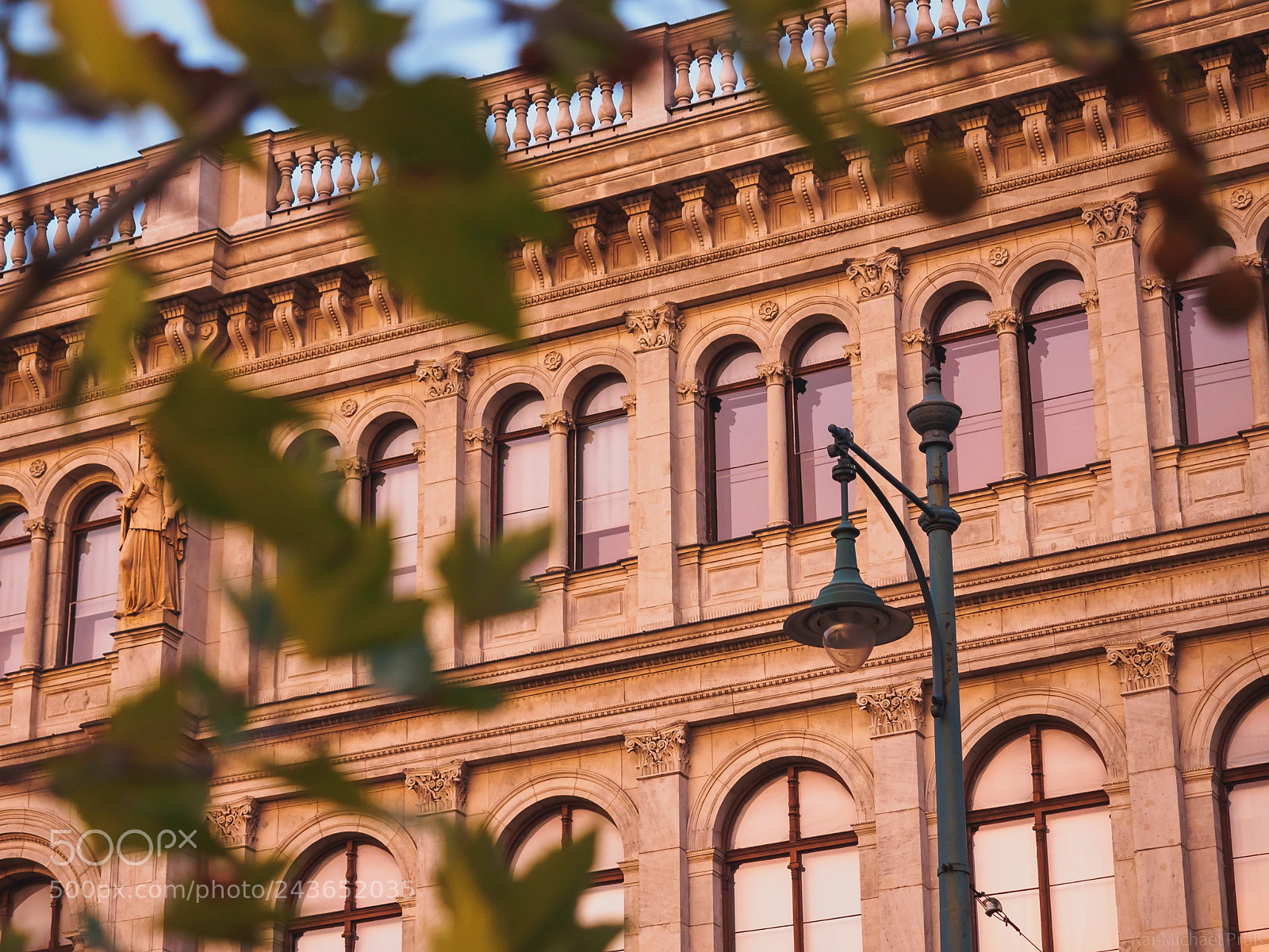 Olympus OM-D E-M10 II sample photo. Budapest street lamp photography