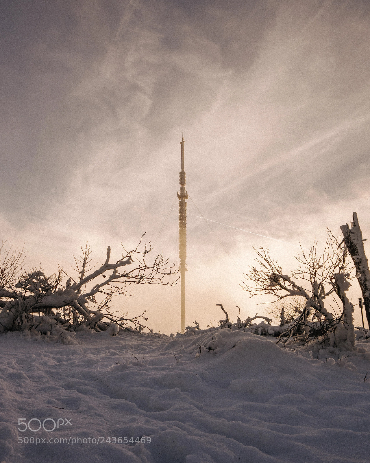 Sony a6300 sample photo. Sunrise radiotower taunus photography