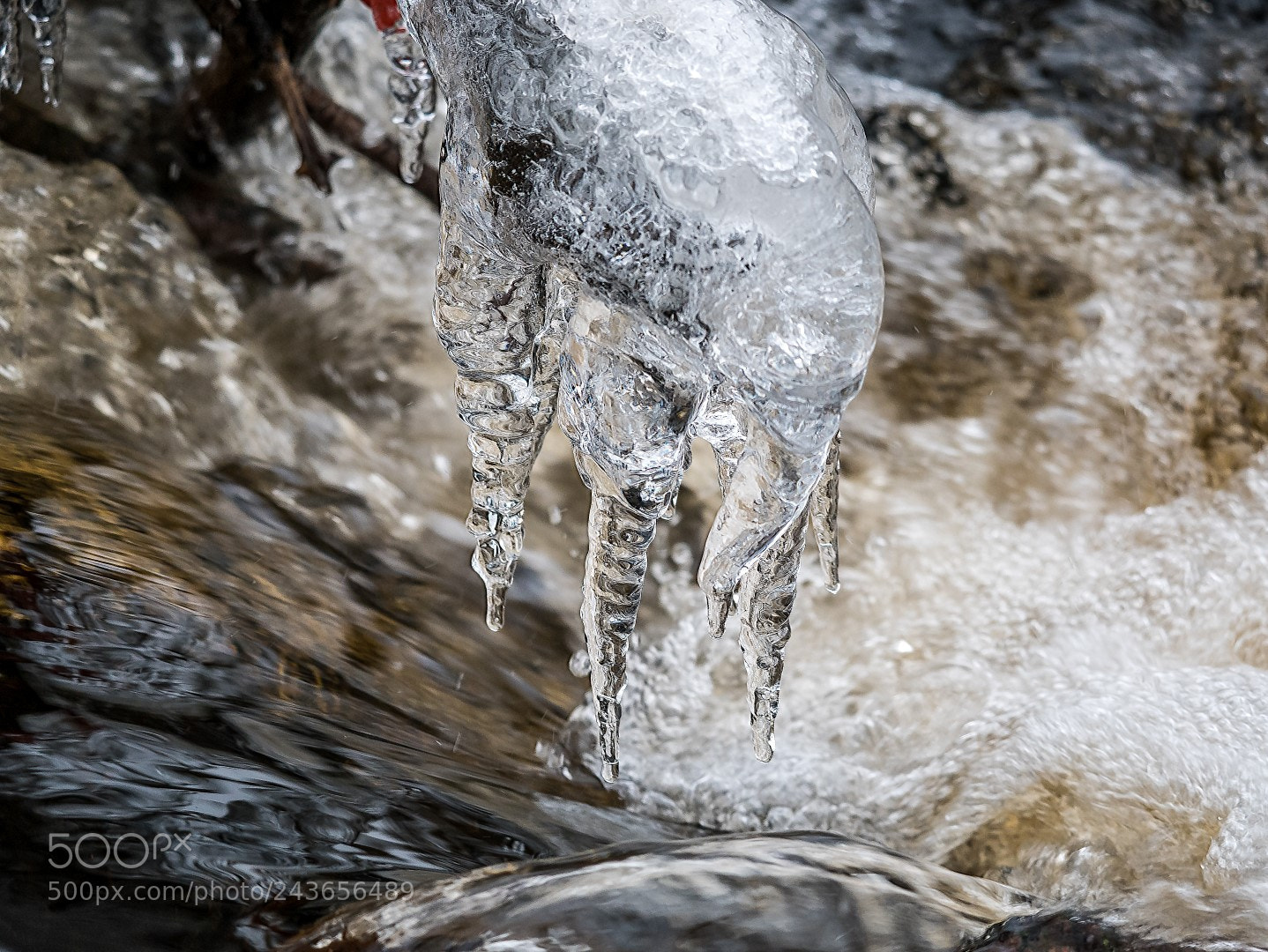Panasonic Lumix DMC-GX85 (Lumix DMC-GX80 / Lumix DMC-GX7 Mark II) sample photo. Ice and creek photography