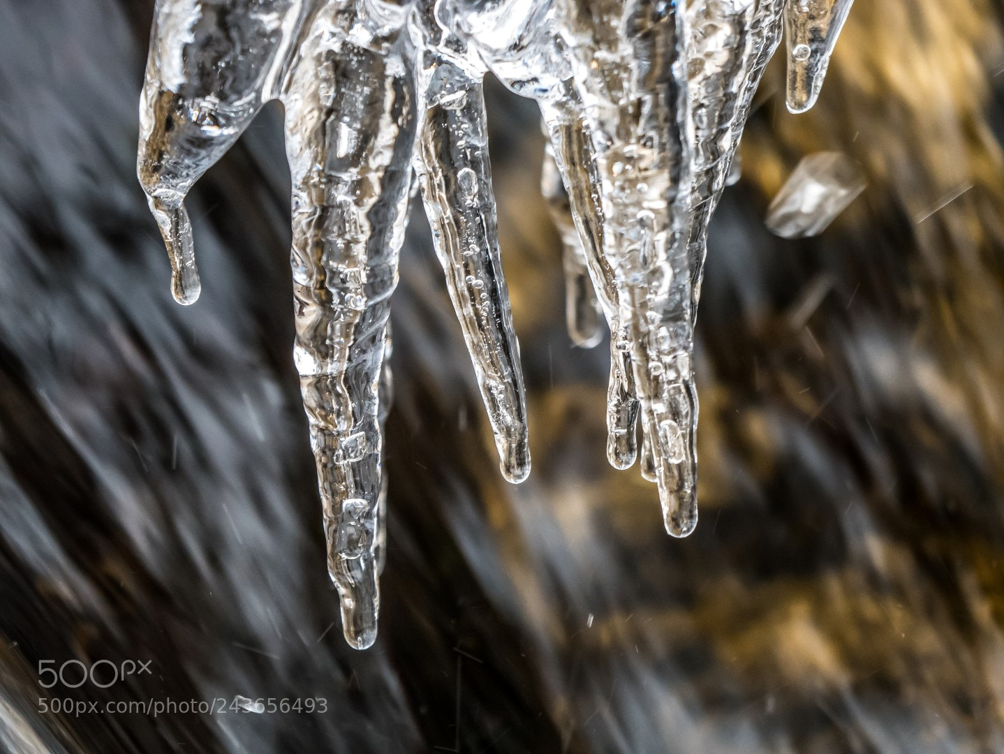 Panasonic Lumix DMC-GX85 (Lumix DMC-GX80 / Lumix DMC-GX7 Mark II) sample photo. Ice and creek photography