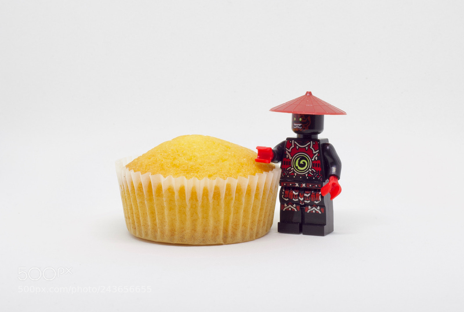 Canon EOS 650D (EOS Rebel T4i / EOS Kiss X6i) sample photo. Lego cupcake photography