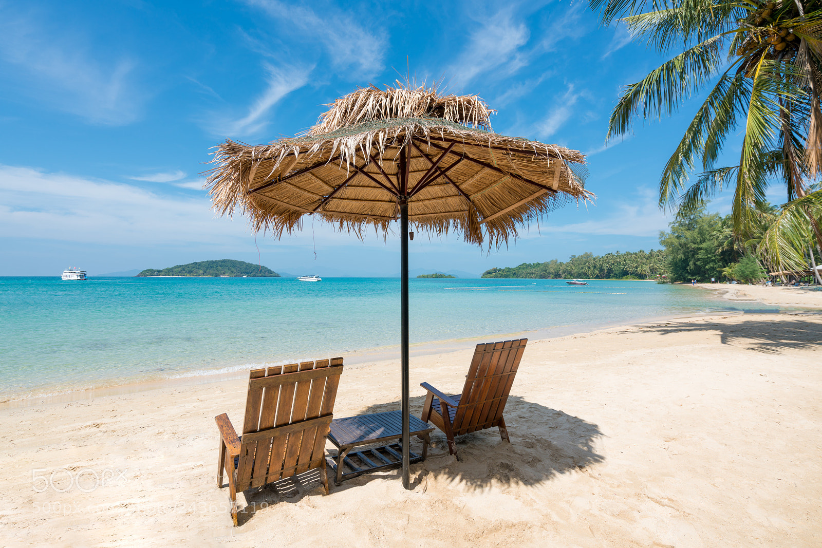 Sony a7R II sample photo. Beach chairs and umbrella photography