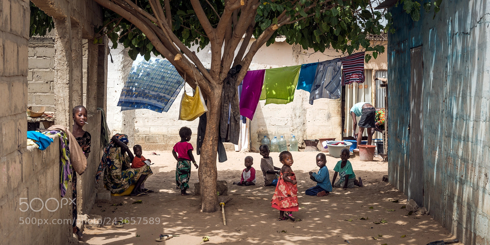 Nikon D800 sample photo. Children in the alley photography