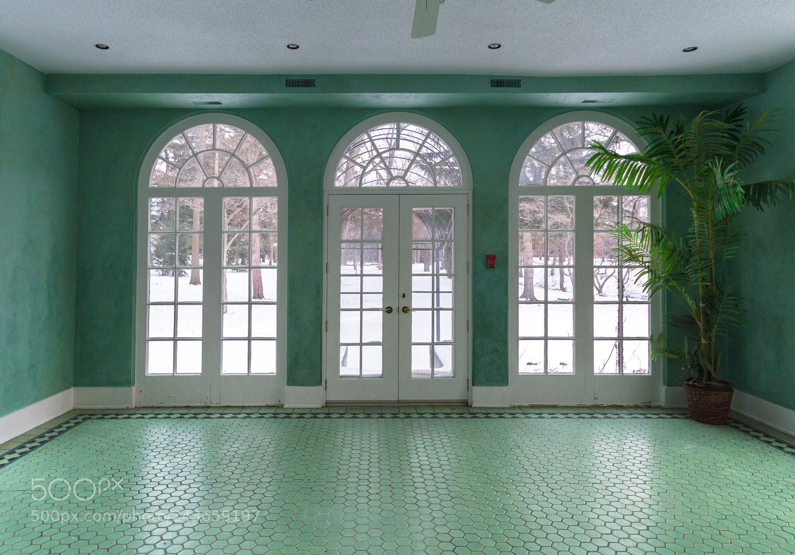 Nikon D3200 sample photo. Vacant historic mansion loggia photography