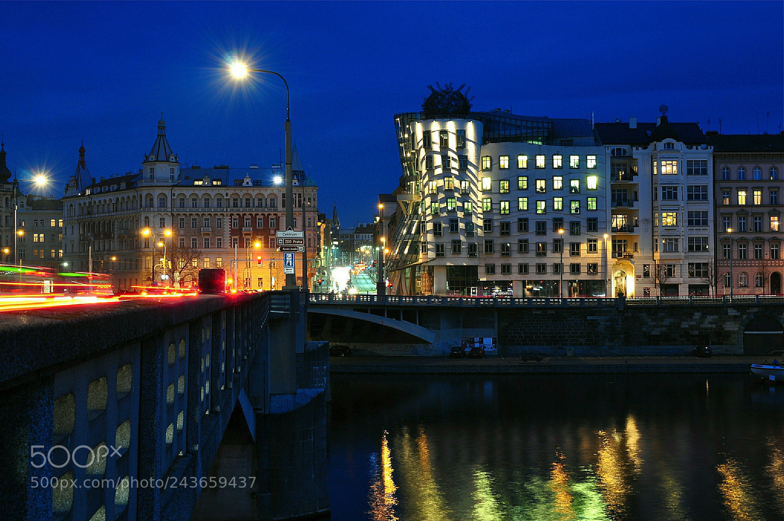 Nikon D5000 sample photo. Blue hour at the photography