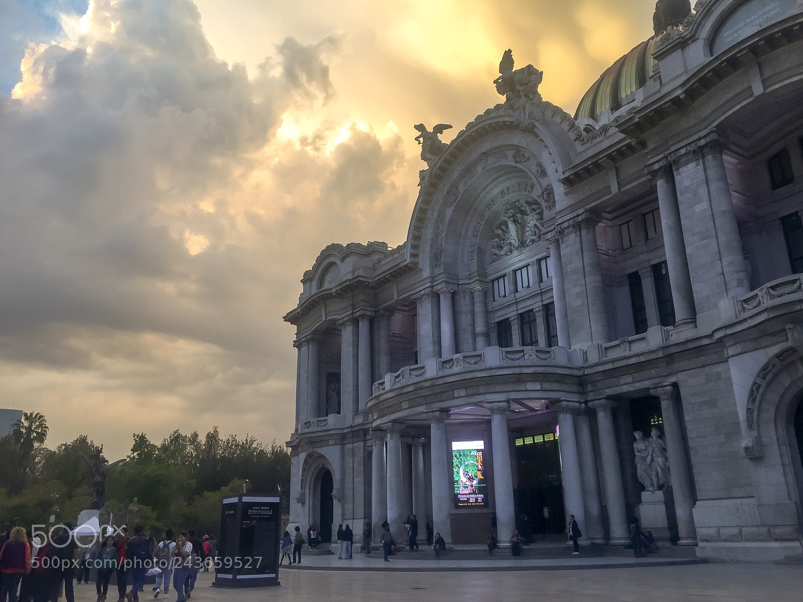 Apple iPhone 6 sample photo. Palacio de bellas artes photography