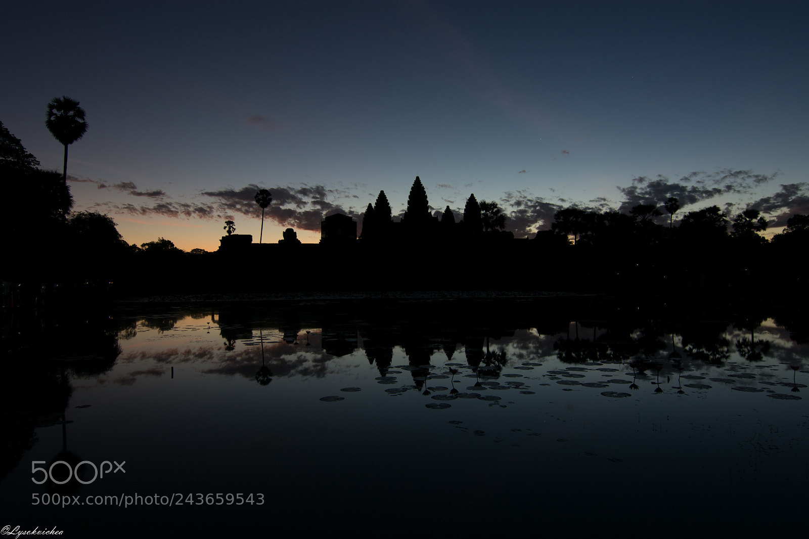 Nikon D3400 sample photo. " ស្រមោលអង្គរ " photography