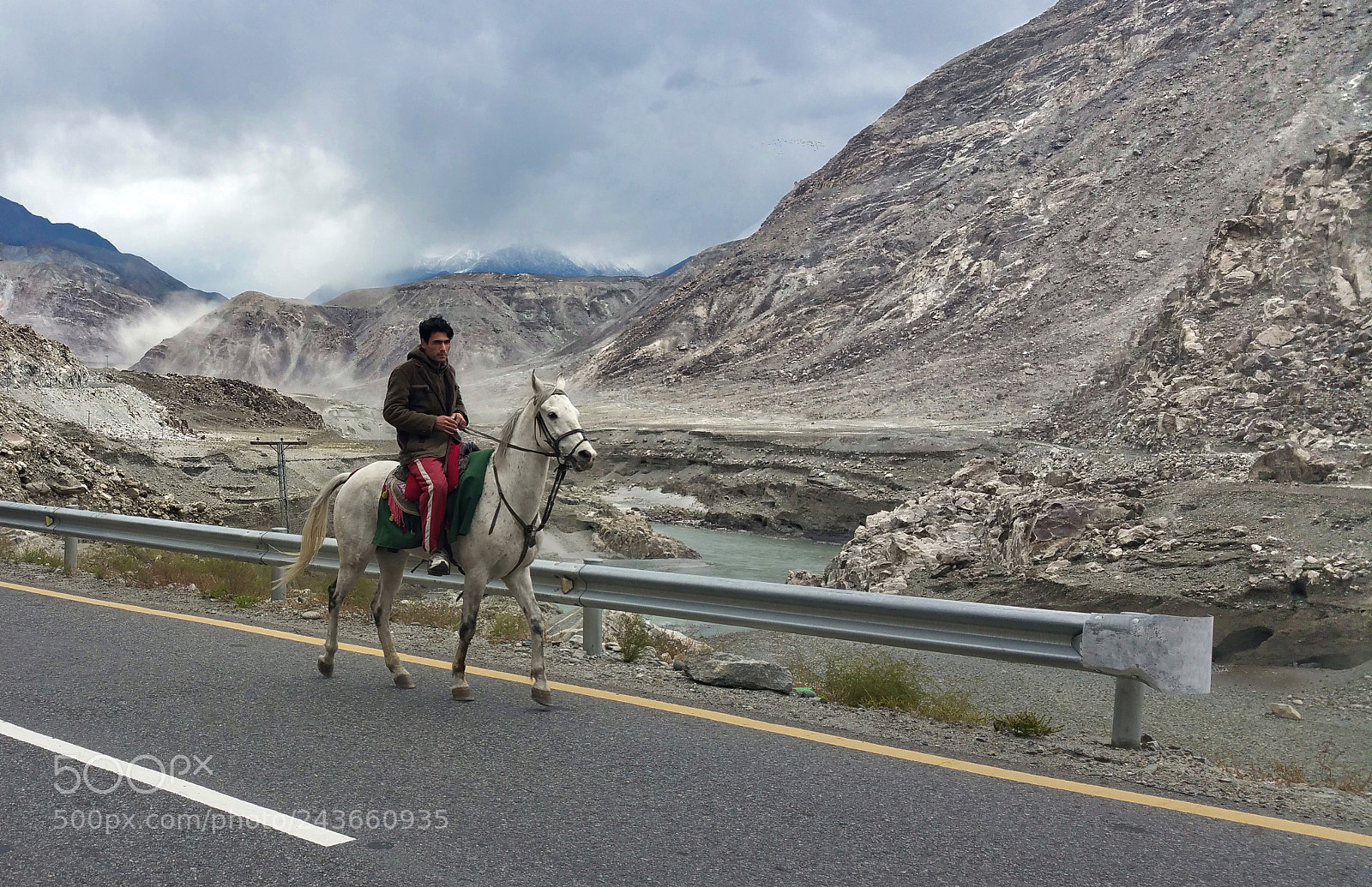 Samsung Galaxy Note4 sample photo. Local villager on karakoram photography