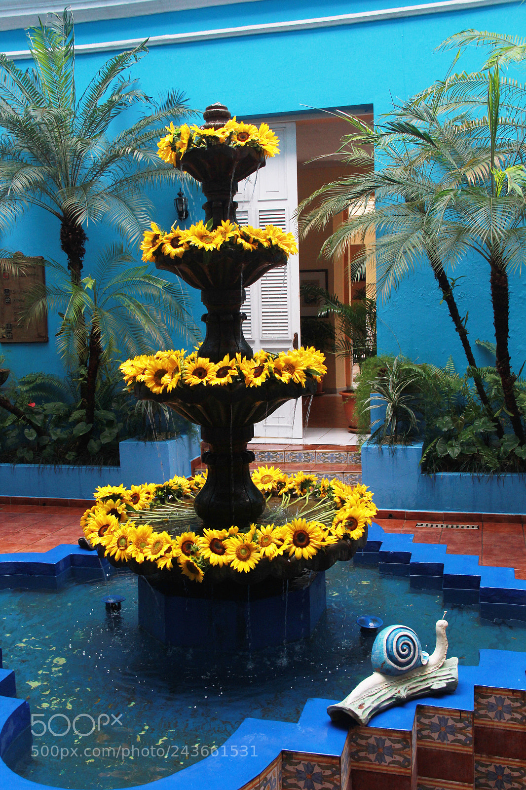Canon EOS 60D sample photo. The courtyard at the photography