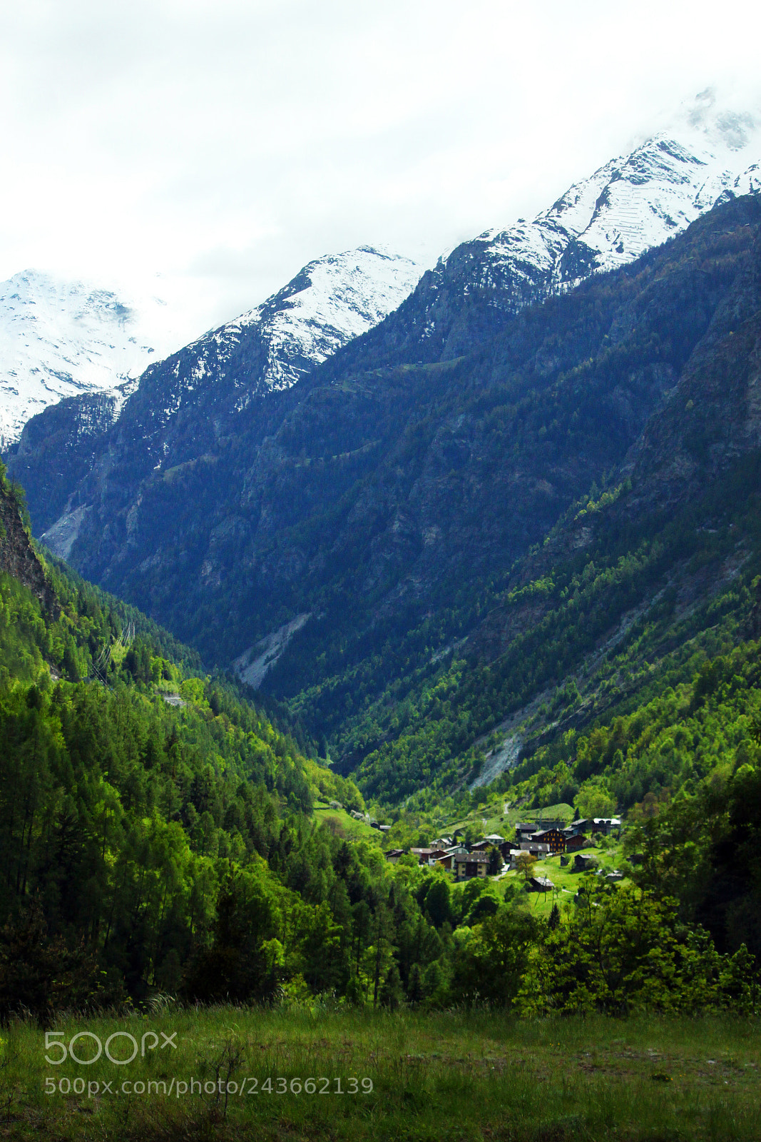 Canon EOS 500D (EOS Rebel T1i / EOS Kiss X3) sample photo. Zermatt, switzerland photography