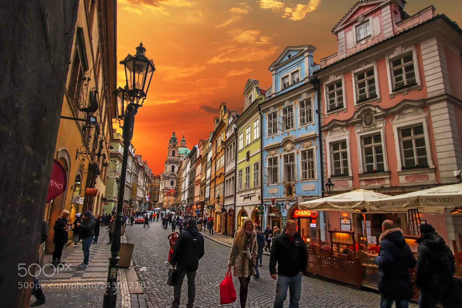 Canon EOS 77D (EOS 9000D / EOS 770D) sample photo. Evening in prague photography